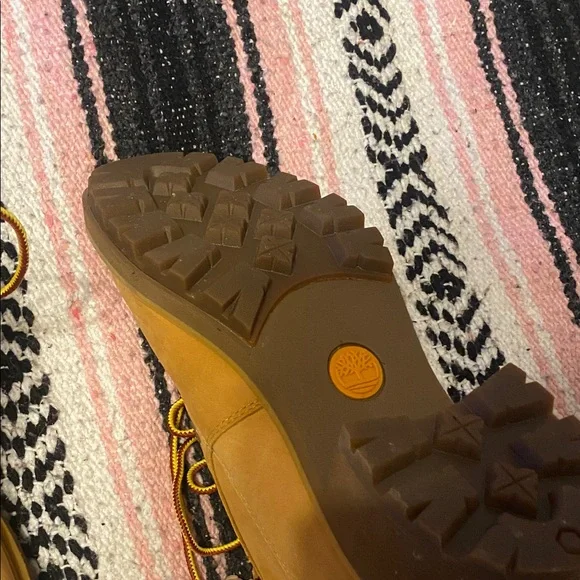 Timberland Brown Lace-Up Boots - Picture 4 of 6